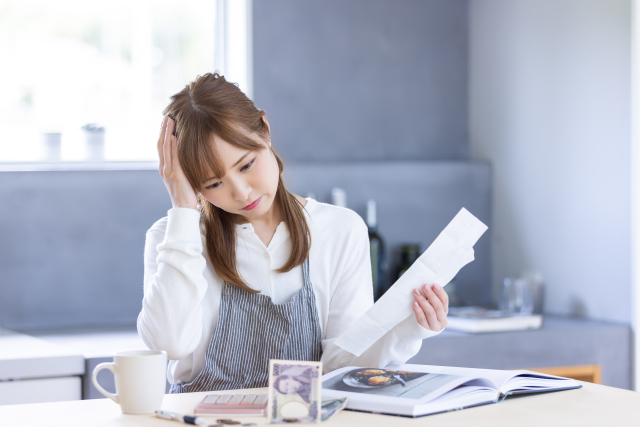 光熱費に頭を抱える人