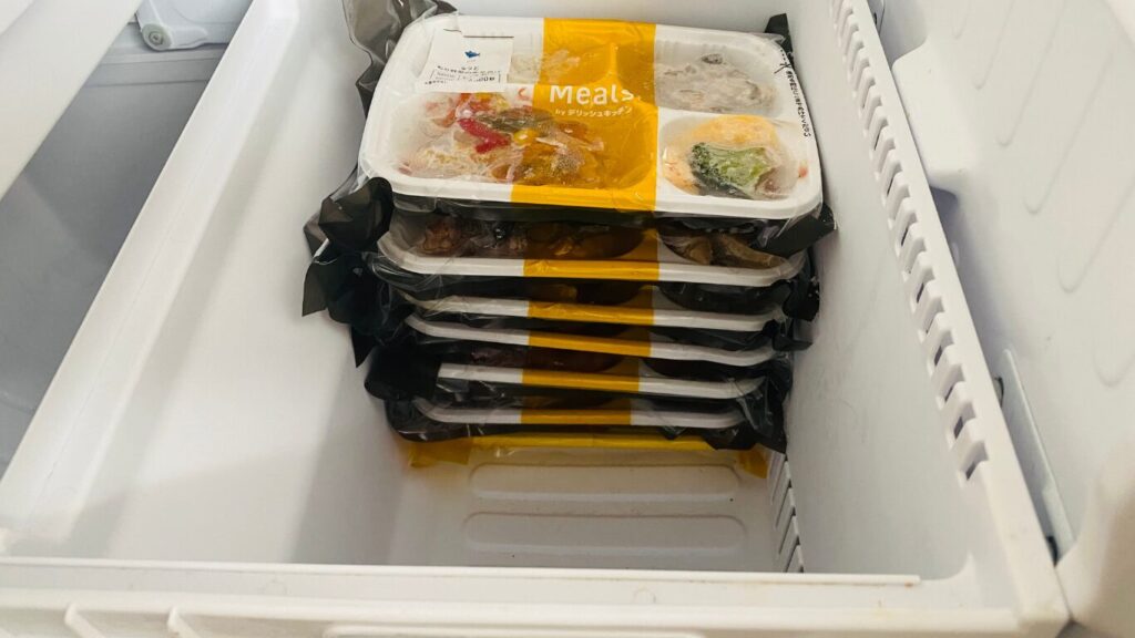 ミールズ7食冷凍庫に入れた様子